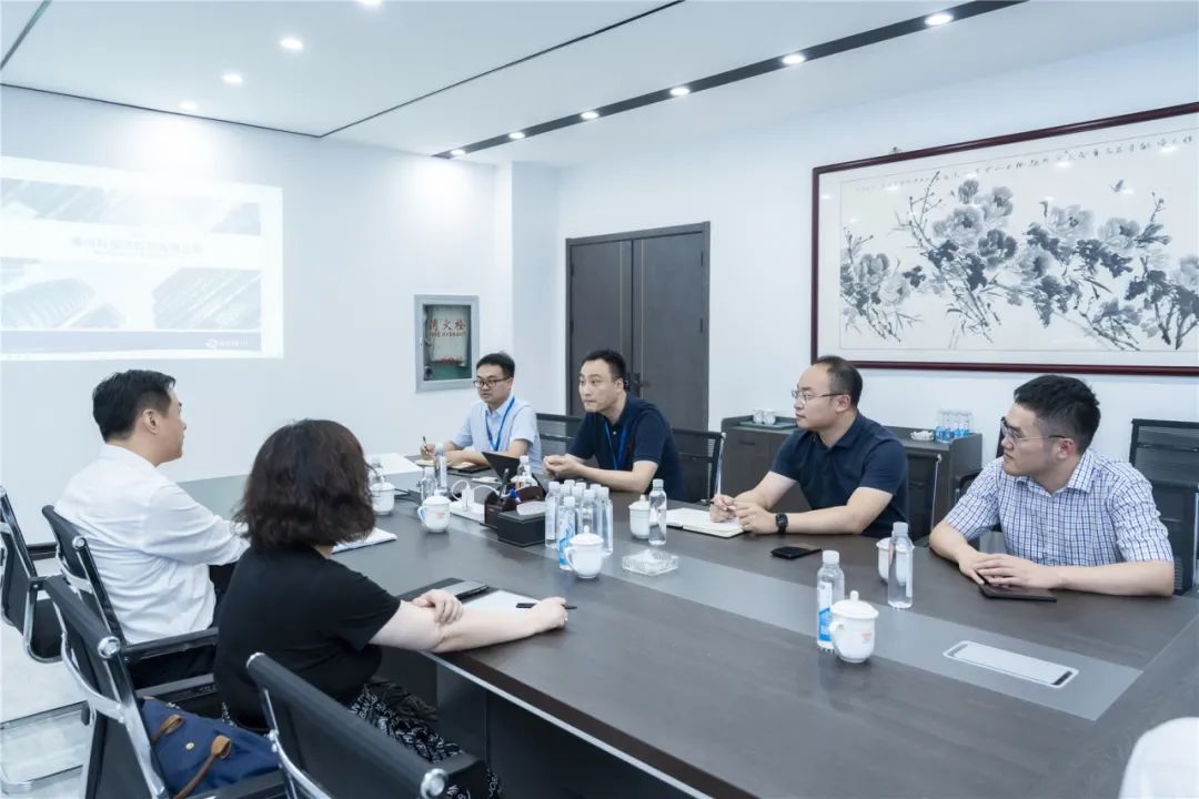 常州國(guó)家高新區(qū)管委會(huì)副主任杭宏偉調(diào)研科瑞爾科技,鎮(zhèn)領(lǐng)導(dǎo)高翔、邢皓程陪同調(diào)研。(圖4) 常州國(guó)家高新區(qū)管委會(huì)副主任杭宏偉調(diào)研科瑞爾科技,鎮(zhèn)領(lǐng)導(dǎo)高翔、邢皓程陪同調(diào)研。(圖4)